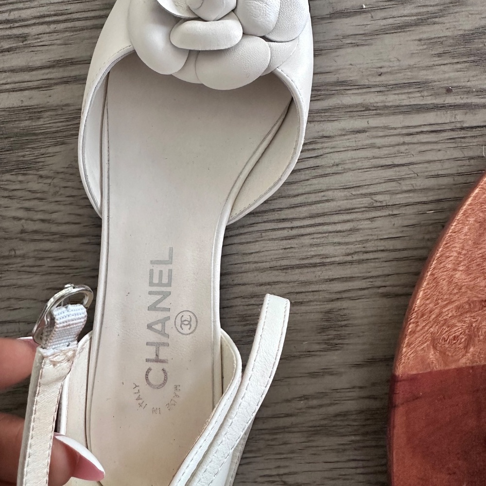Chanel CC Logo Mary Jane . - Picture 12 of 13